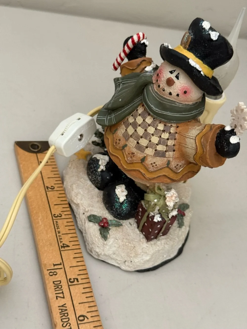 Vintage CRAZY MOUNTAIN Lighted Snowman Christmas Resin‎ Figurine Decor